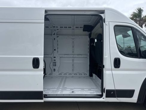 New 2026 RAM ProMaster 2500 w/ Convenience Group FWD image 9
