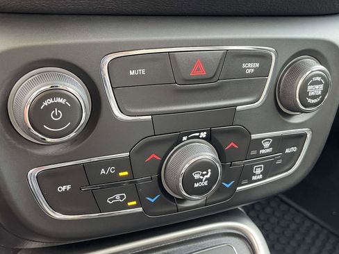 Used 2020 Jeep Compass Latitude w/ Cold Weather Group image 14