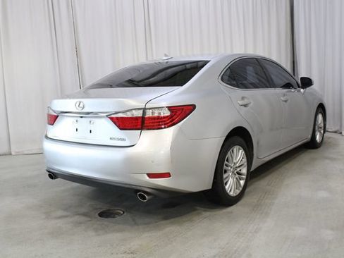 Used 2013 Lexus ES 350 w/ Luxury Pkg FWD image 29
