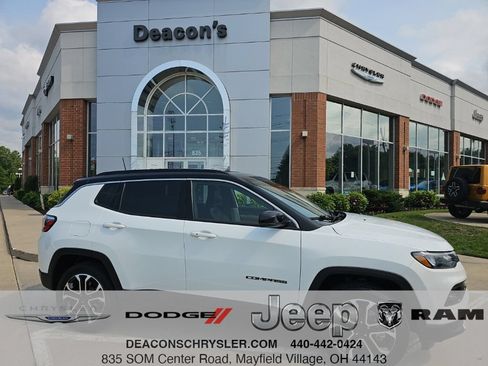 Certified 2023 Jeep Compass Limited AWD/4WD image 1