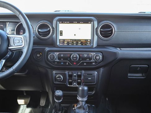 Used 2023 Jeep Wrangler Unlimited Sahara image 14