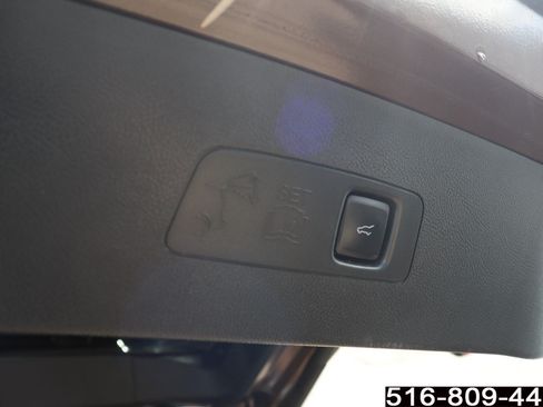Used 2022 Lincoln Corsair AWD w/ Premium Package image 30