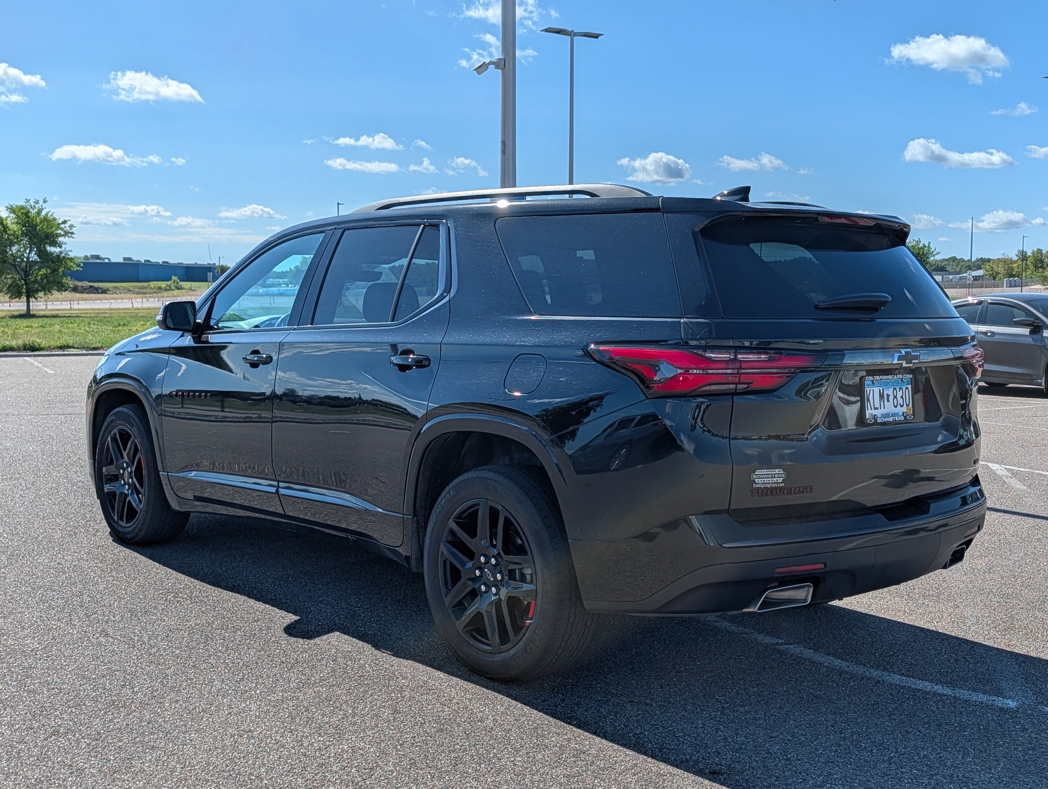 Used 2023 Chevrolet Traverse Premier w/ Redline Edition AWD/4WD image 3