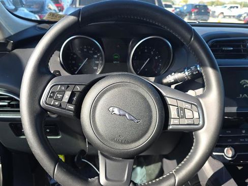 Used 2020 Jaguar F-PACE Premium image 10