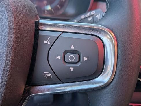 Certified 2023 Volvo XC40 B5 Plus image 21