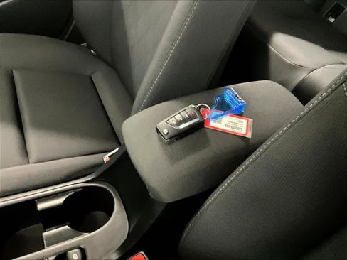 Used 2023 Toyota Corolla LE image 29