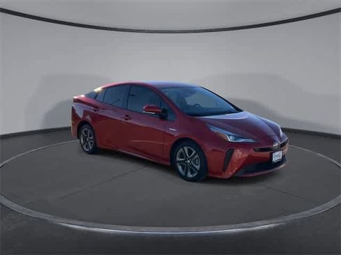 Used 2019 Toyota Prius XLE image 2