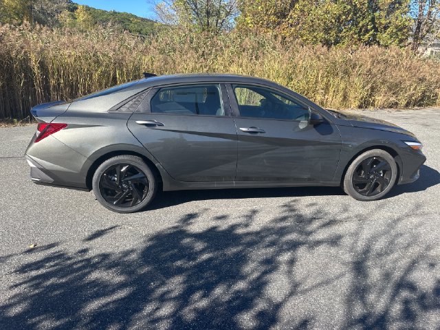 New 2026 Hyundai Elantra SEL Sport FWD image 6