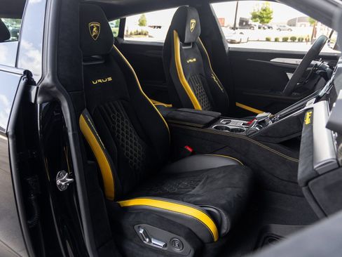 Used 2024 Lamborghini Urus Performante image 51