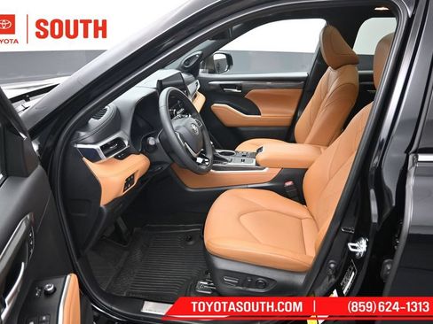Used 2023 Toyota Highlander Platinum AWD/4WD image 9