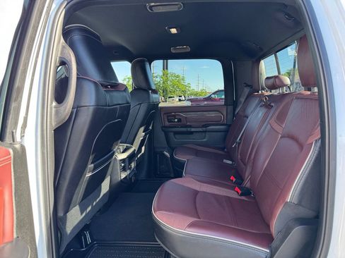 Used 2025 RAM 2500 Limited AWD/4WD image 32
