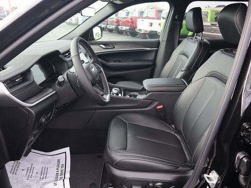 New 2025 Jeep Grand Cherokee L Limited image 5