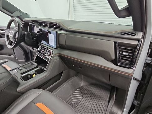 Used 2024 GMC Sierra 2500 AT4 w/ Technology Package AWD/4WD image 43