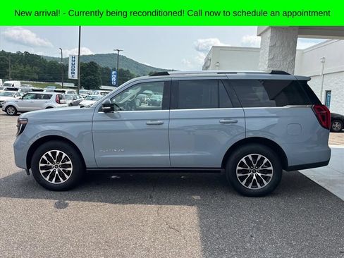 Used 2025 Ford Expedition Platinum AWD/4WD image 24