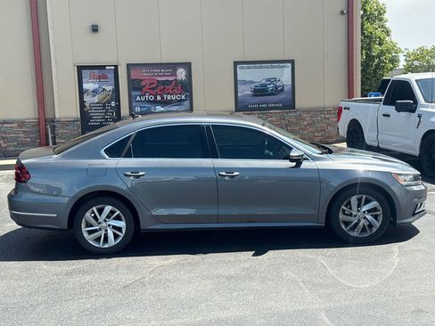 Used 2018 Volkswagen Passat 2.0T SE FWD image 63