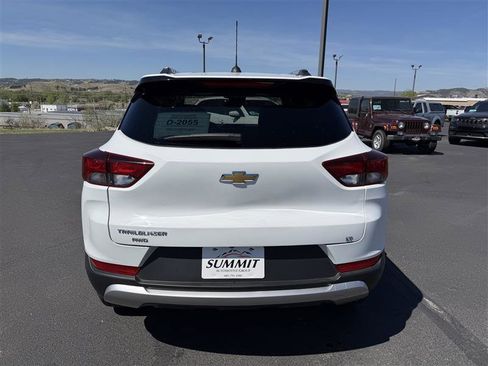 Used 2023 Chevrolet TrailBlazer LT AWD/4WD image 6
