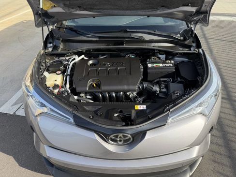 Used 2019 Toyota C-HR LE FWD image 33