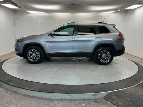 Used 2019 Jeep Cherokee Latitude Plus w/ Trailer Tow Group image 2