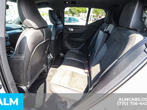 Used 2022 Volvo XC40 P8 Recharge Ultimate image 23