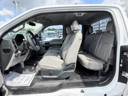 Used 2017 Ford F250 XL w/ Power Equipment Group RWD image 13