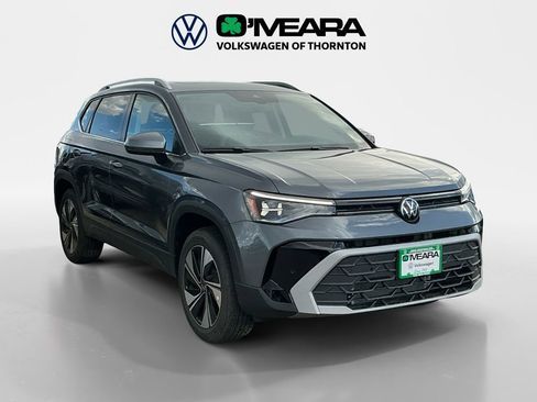 New 2025 Volkswagen Taos SE image 6