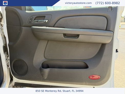Used 2007 Chevrolet Suburban LT w/ LT Preferred Equipment Group RWD image 22