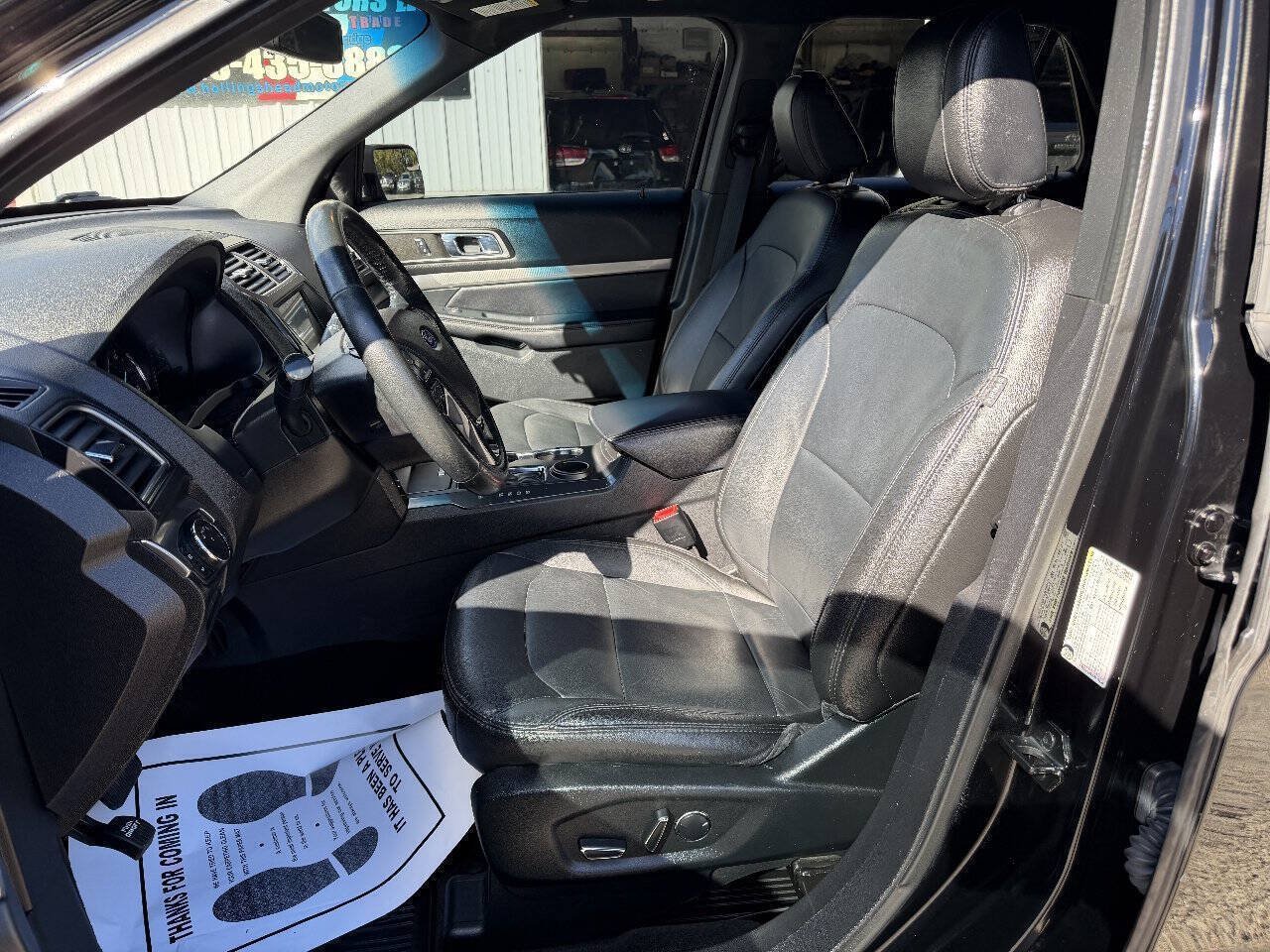 Used 2018 Ford Explorer XLT w/ Equipment Group 202A FWD image 13