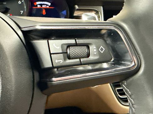 Certified 2026 Porsche Macan AWD/4WD image 37