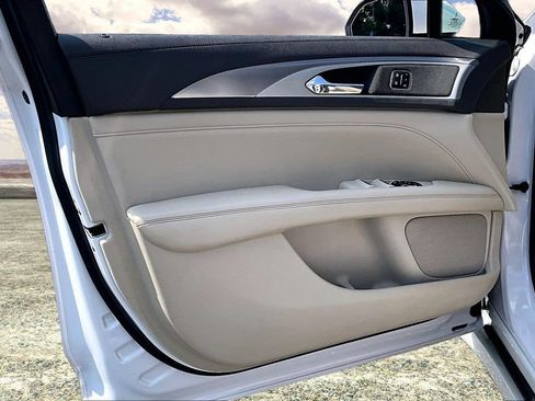 Used 2020 Lincoln MKZ w/ Convenience Package FWD image 20