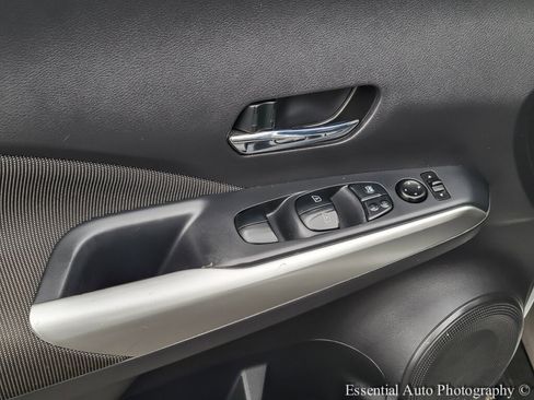 Used 2020 Nissan Kicks SV image 15