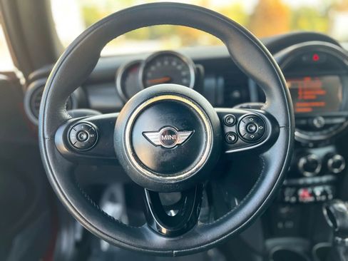 Used 2016 MINI Cooper 2-Door Hardtop image 17
