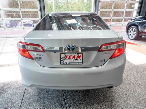 Used 2012 Toyota Camry XLE image 3