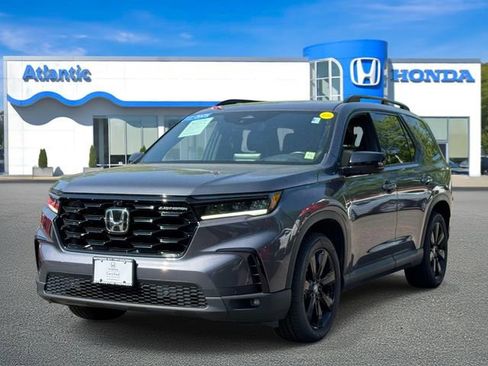 Certified 2025 Honda Pilot Black Edition image 2