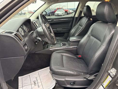 Used 2010 Chrysler 300 Touring image 12