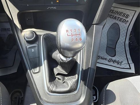 Used 2016 Ford Focus ST FWD image 39