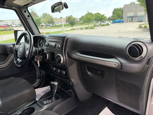 Used 2017 Jeep Wrangler Sport AWD/4WD image 24