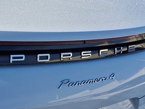Used 2018 Porsche Panamera 4 image 29
