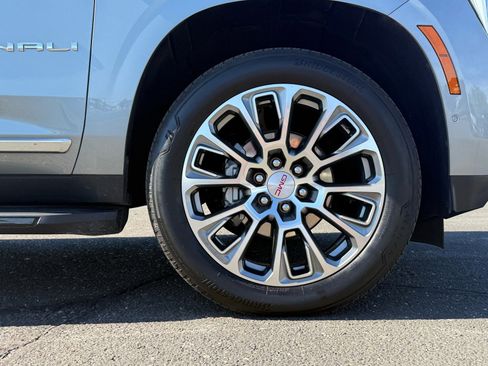 Used 2025 GMC Yukon Denali image 9
