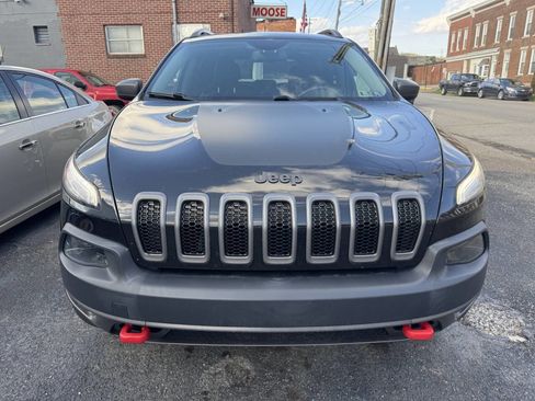 Used 2016 Jeep Cherokee Trailhawk AWD/4WD image 2