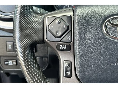 Used 2020 Toyota Tacoma TRD Off-Road w/ TRD Premium Off Road Package AWD/4WD image 27