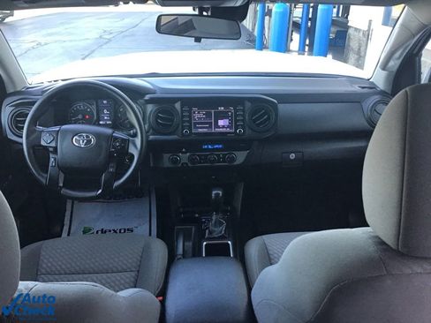 Used 2022 Toyota Tacoma SR image 18