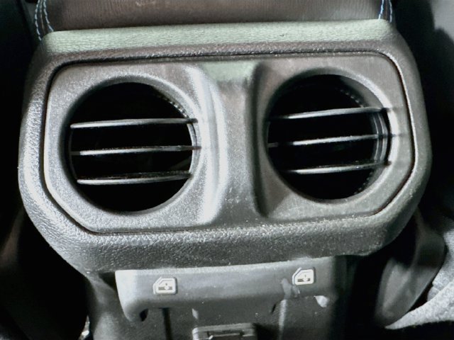 Used 2024 Jeep Wrangler Unlimited Rubicon 4xe AWD/4WD image 32