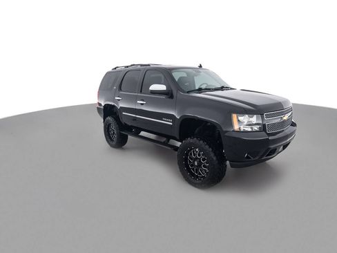 Used 2011 Chevrolet Tahoe LTZ image 3