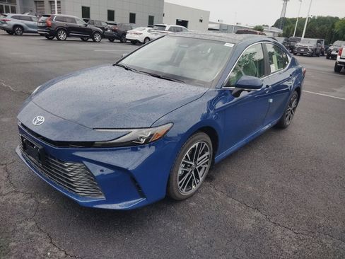 New 2026 Toyota Camry Hybrid AWD/4WD image 2