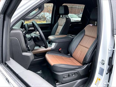 Used 2024 Chevrolet Silverado 2500 High Country w/ High Country Premium Package image 10