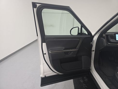 Used 2025 Rivian R1S Adventure AWD/4WD image 16