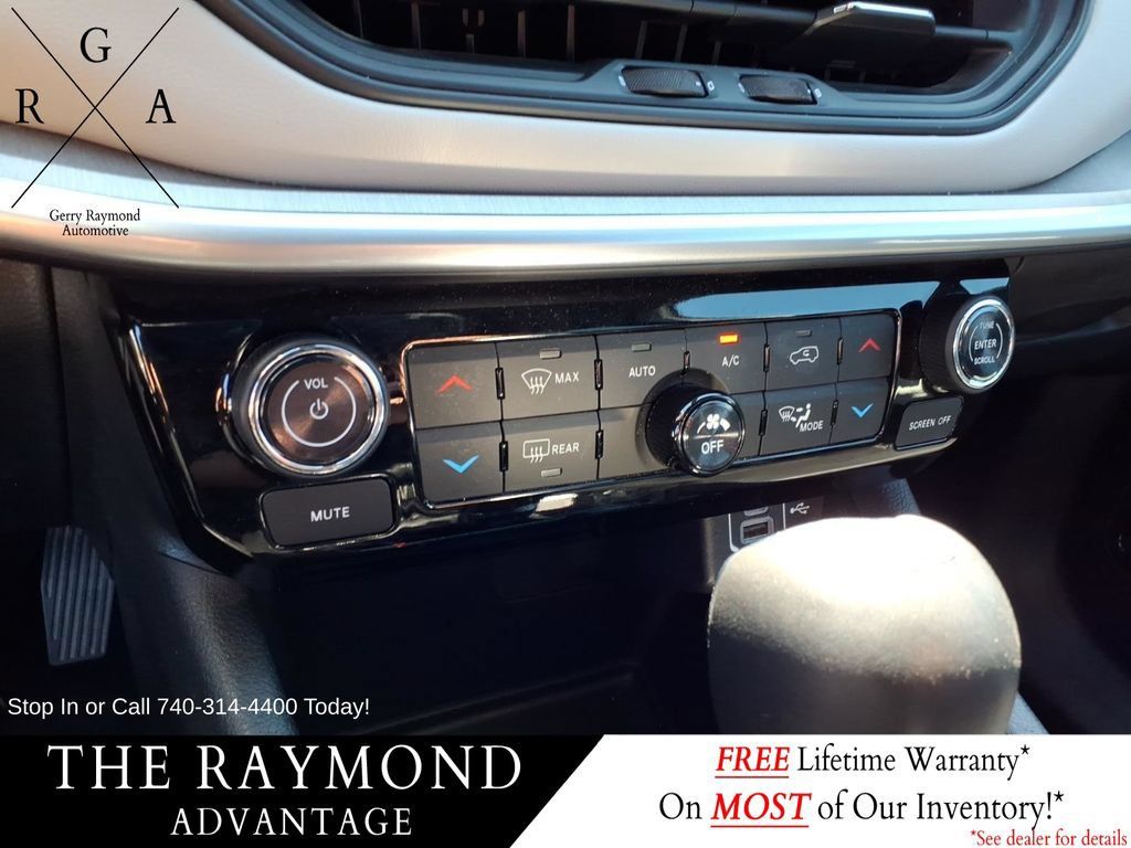Used 2026 Jeep Compass Limited AWD/4WD image 22