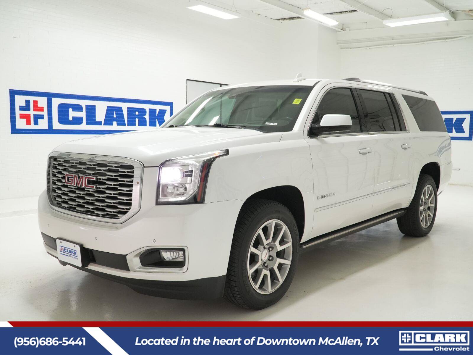 Used 2018 GMC Yukon XL Denali w/ Denali Ultimate Package AWD/4WD image 1