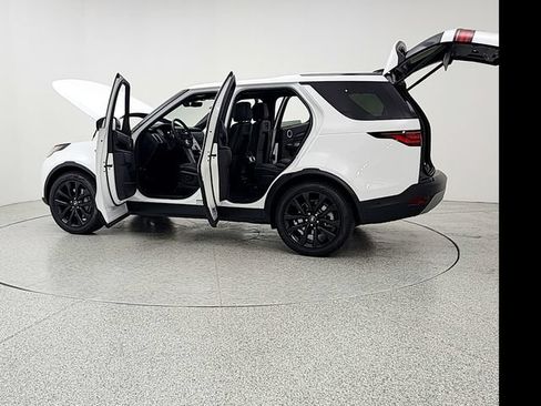 New 2026 Land Rover Discovery S AWD/4WD image 12