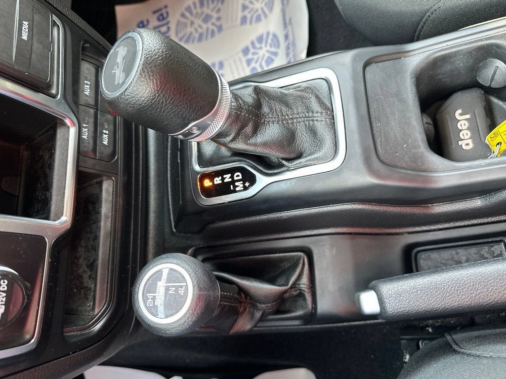 Used 2023 Jeep Wrangler Unlimited Sport AWD/4WD image 19
